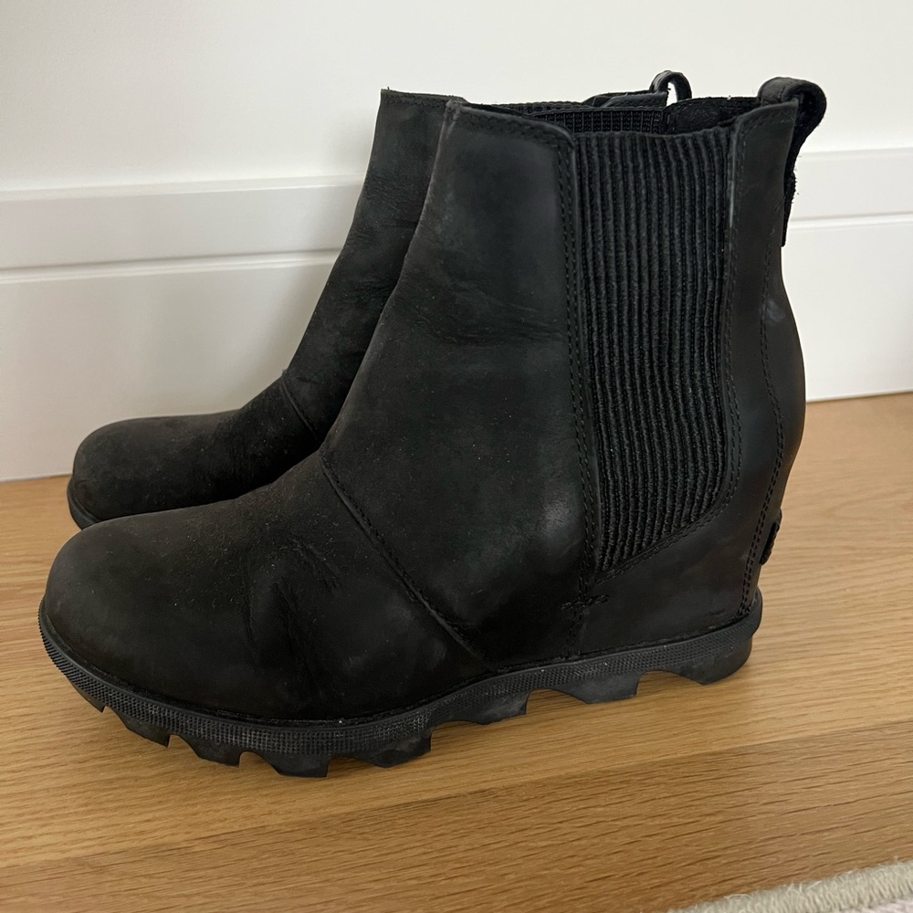 Like New Sorel Black Ankle Wedge Booties